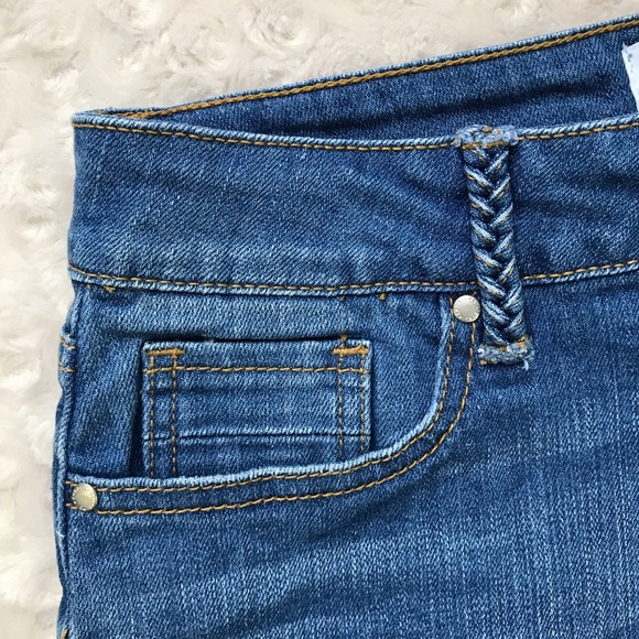 Kendall + Kylie 24 Shorts Denim Blue Jean Cutoffs - Picture 2 of 6